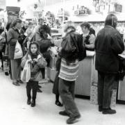 The queues at Christmas in the Barrow? Woolworths store December 1995 REF: 0462986