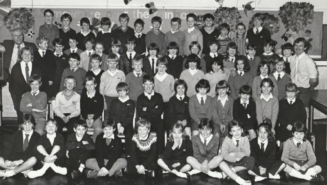 SCHOOL: Fourth year South Walney Junior School pupils with teachers Bryan Newman and Phil Bettney in 1987