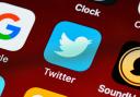 Users report that Twitter is down (Canva)