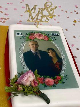 The Mail: PERSONAL: The personalized cake for the wedding